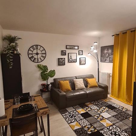 Emplacement Exceptionnel Et Rare Paris Suresnes Longchamp Extérieur photo